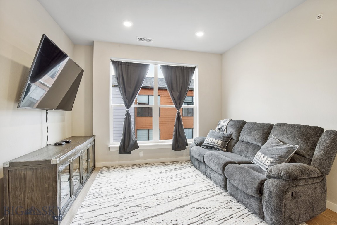 2710 Sartain Street 304