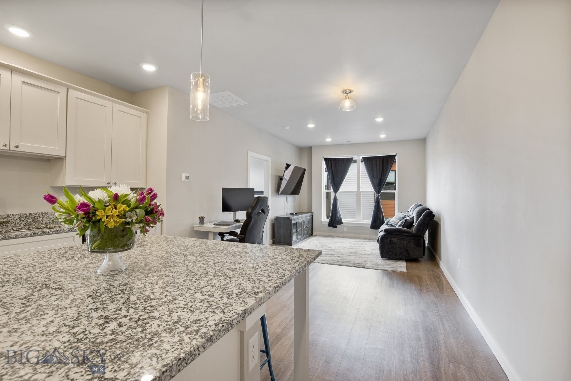 2710 Sartain Street 304