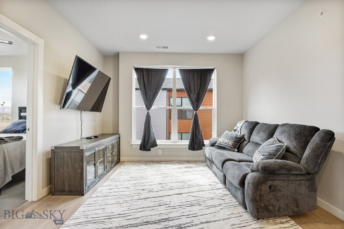 2710 Sartain Street 304