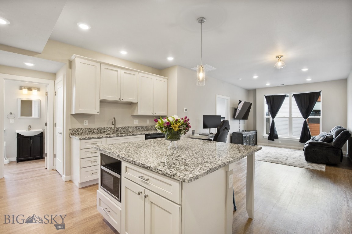 2710 Sartain Street 304