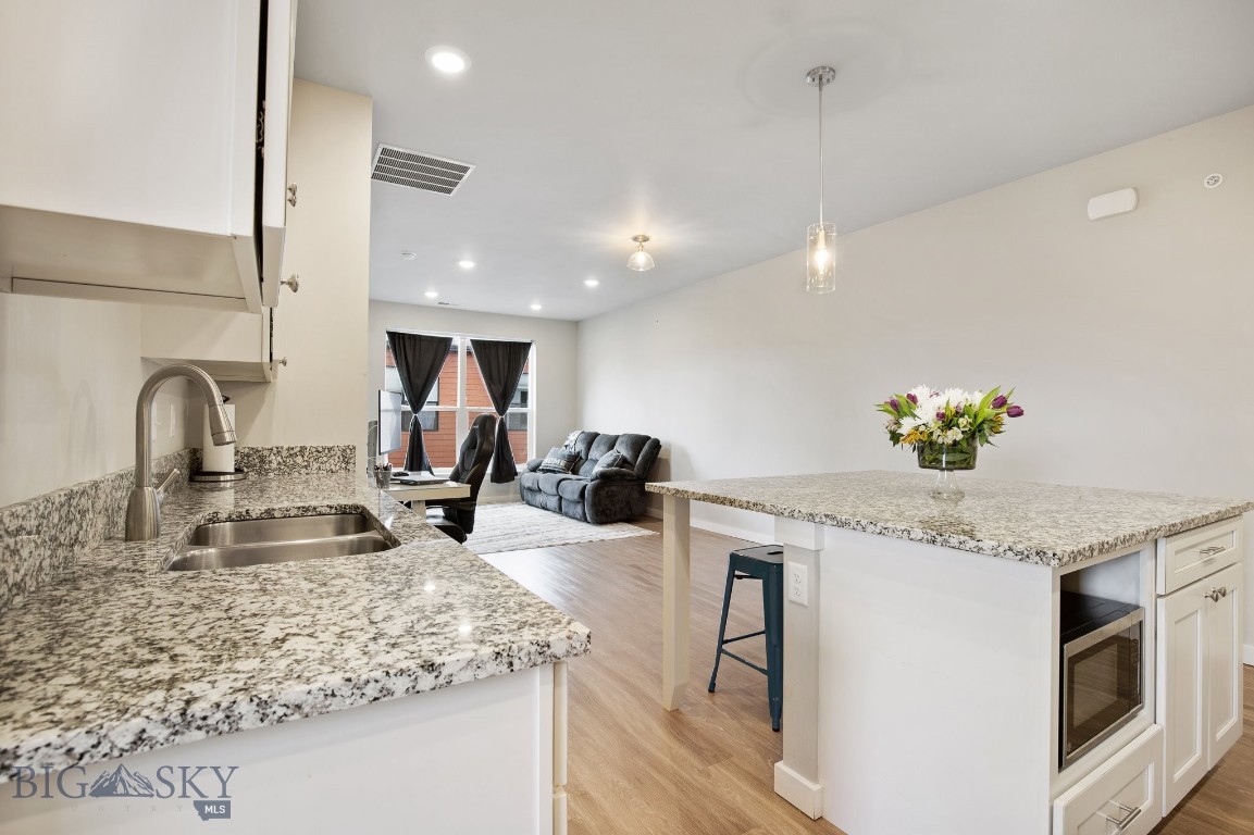 2710 Sartain Street 304