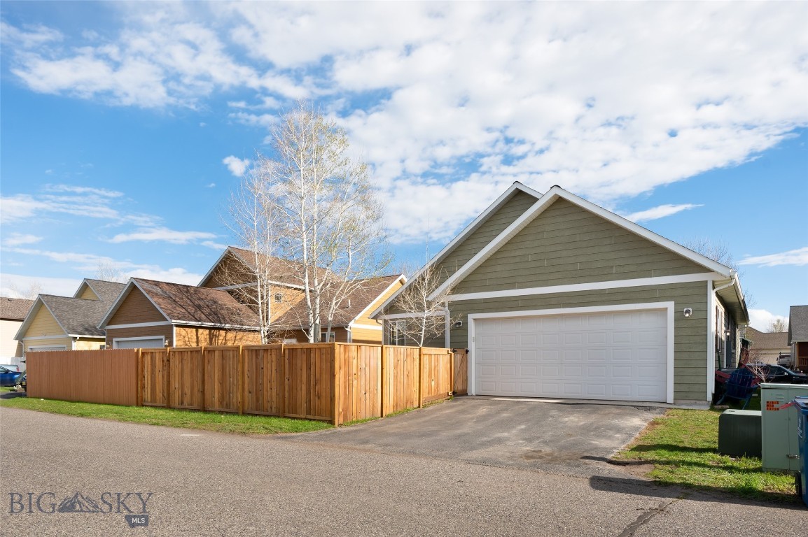 97 W Dooley Lane