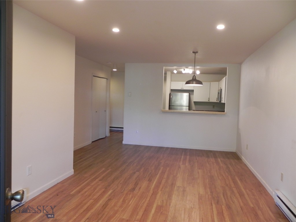 719 S Church 18
