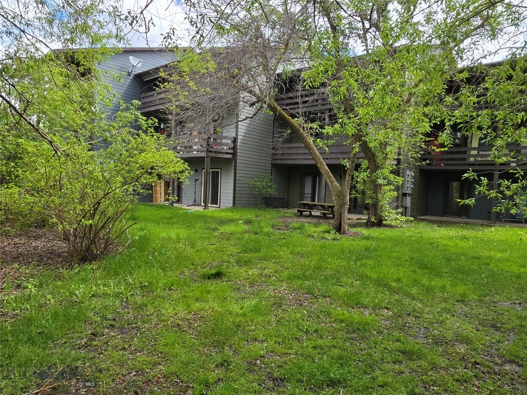 719 S Church 18