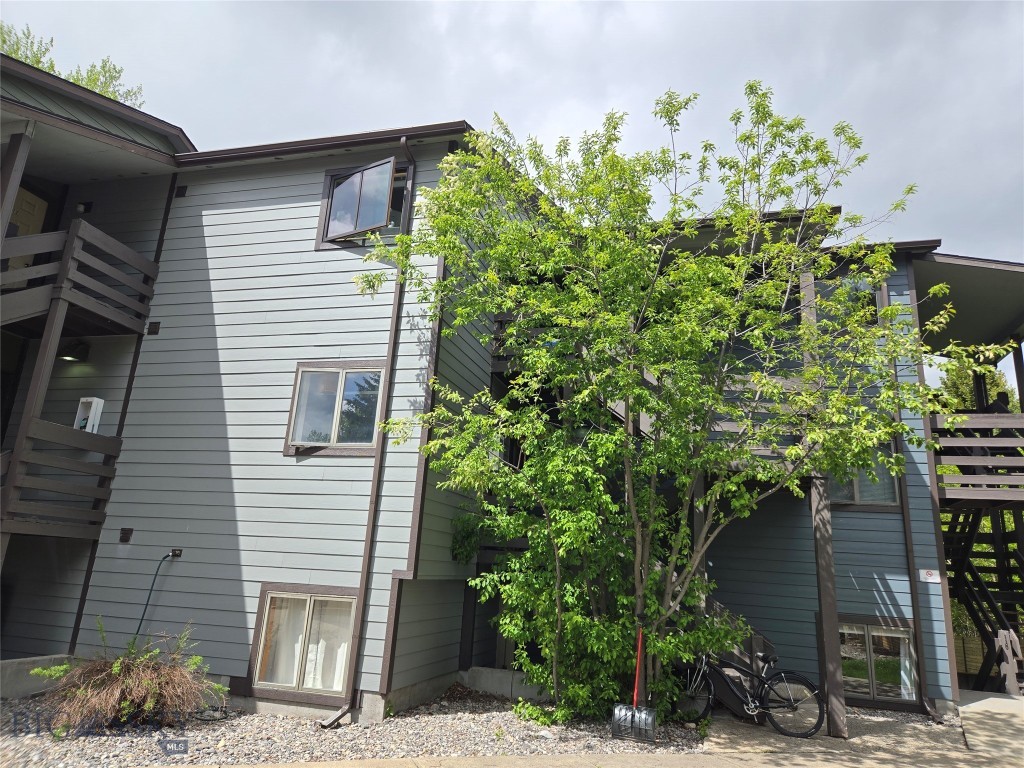 719 S Church 18