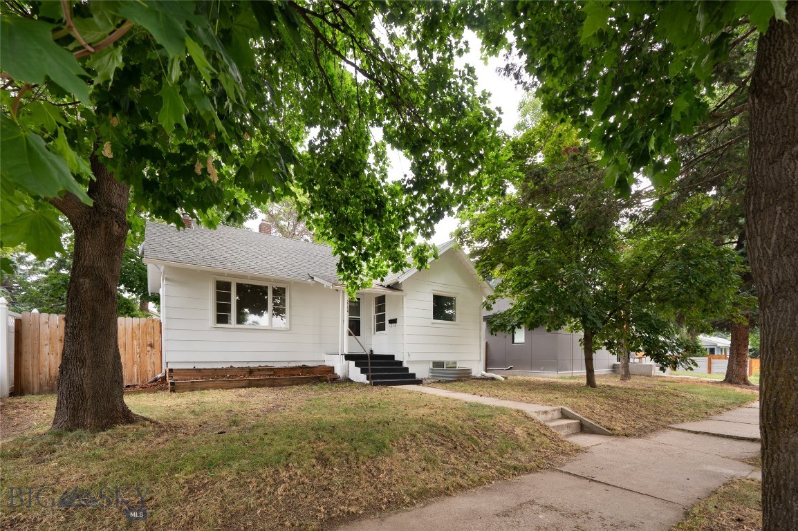 211 N 10th Avenue