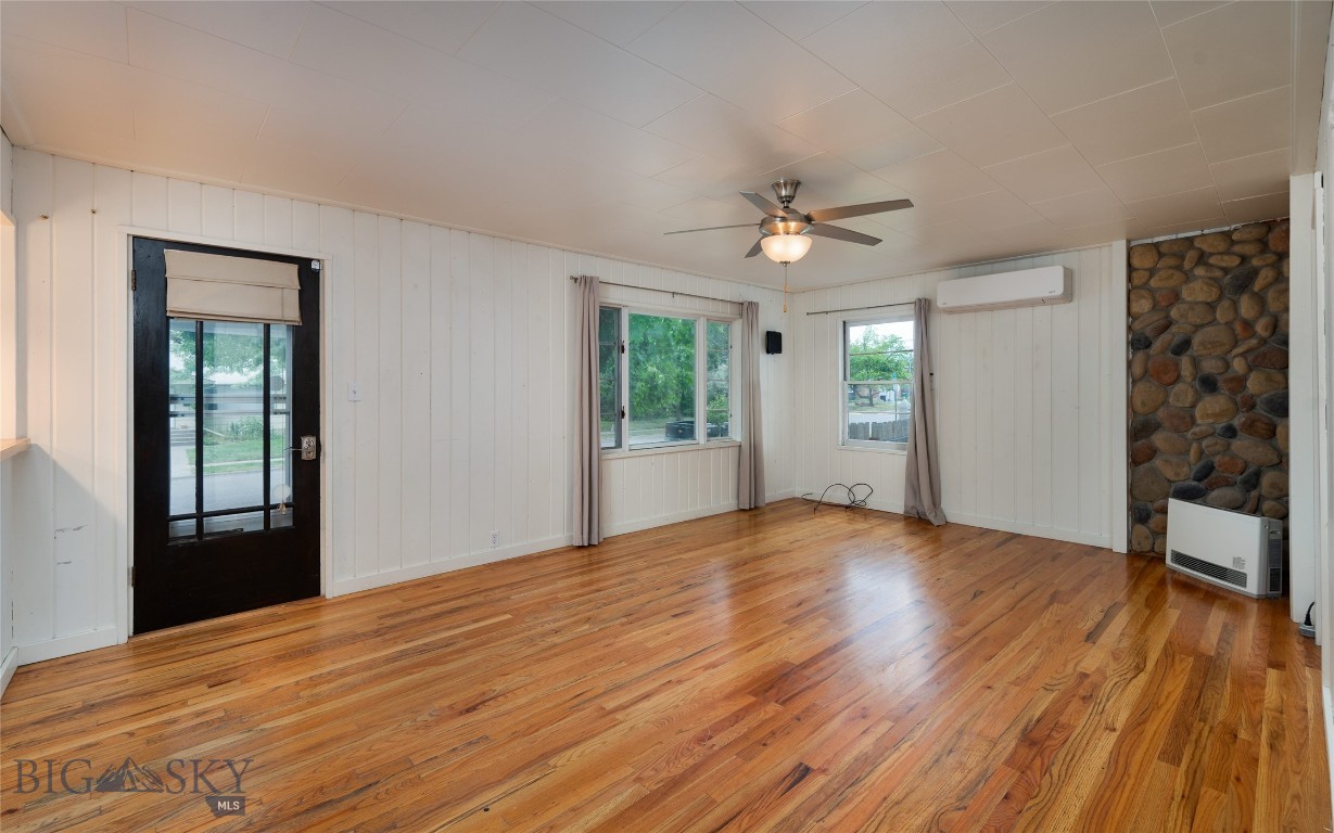 211 N 10th Avenue