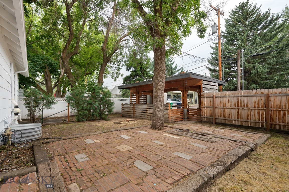 211 N 10th Avenue