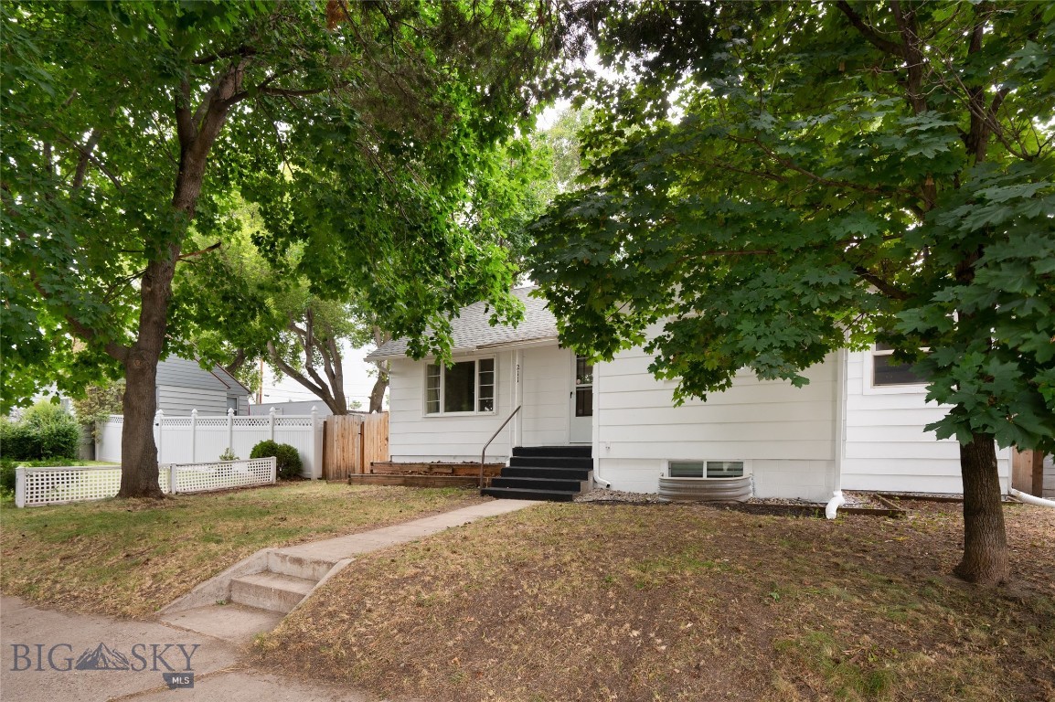 211 N 10th Avenue
