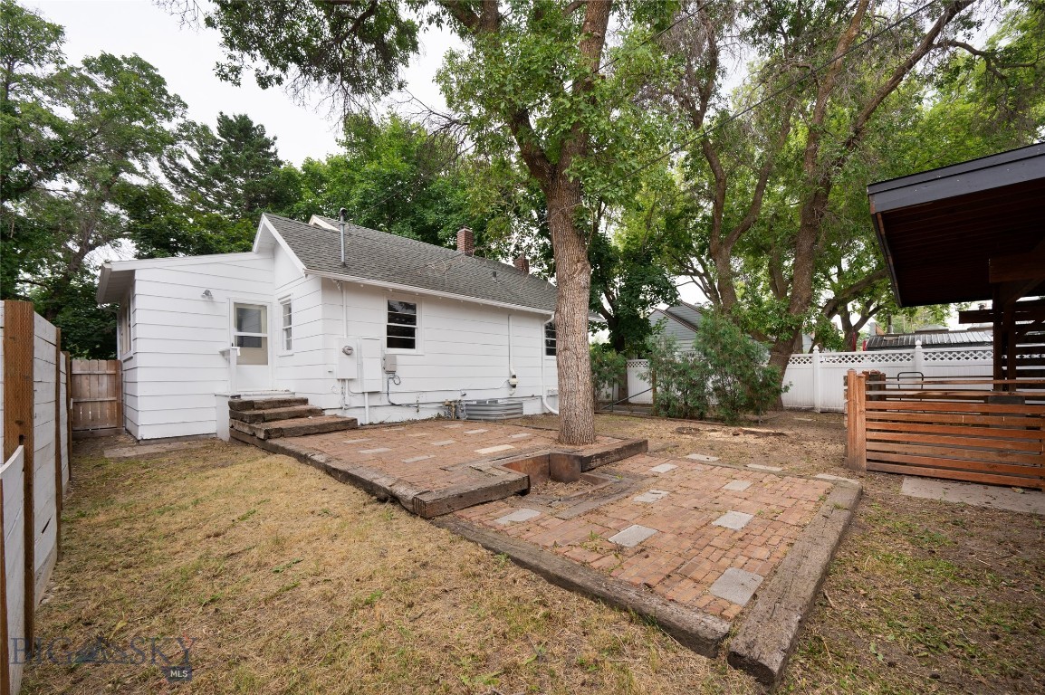 211 N 10th Avenue