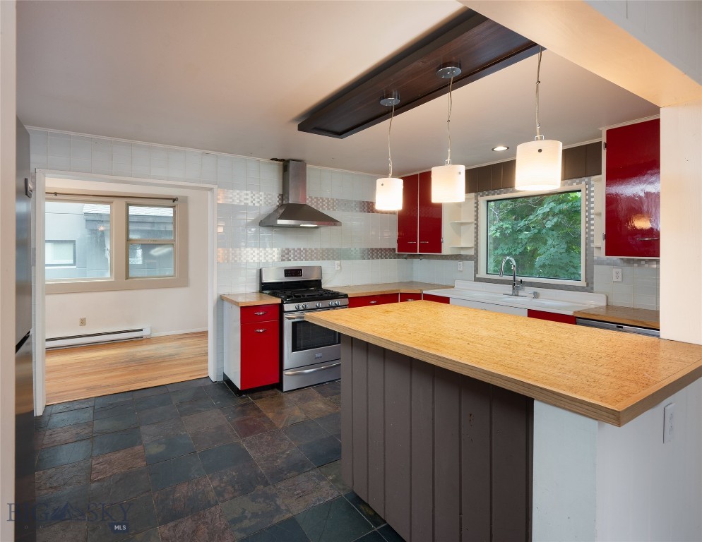 211 N 10th Avenue