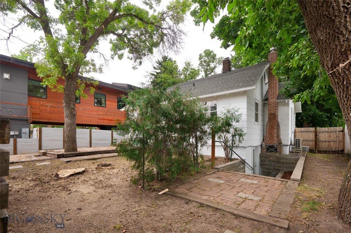 211 N 10th Avenue