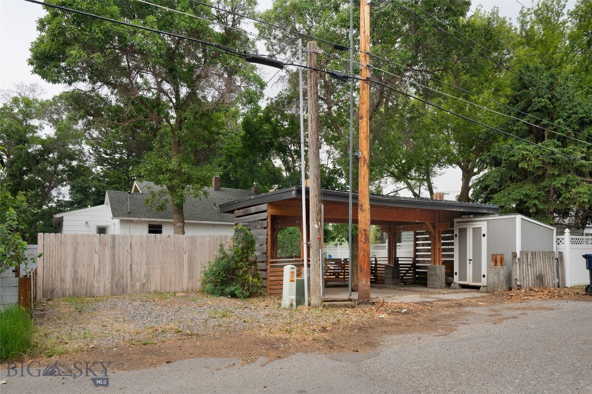 211 N 10th Avenue