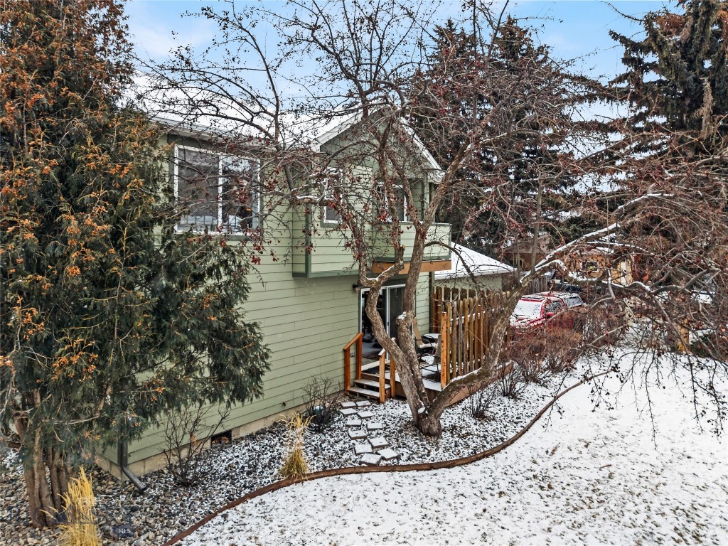 102 E College Street 1