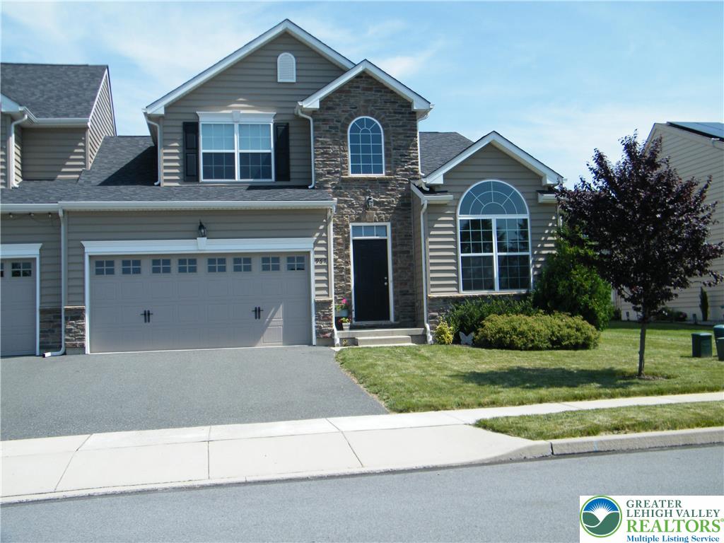 967 Swallow Tail Lane