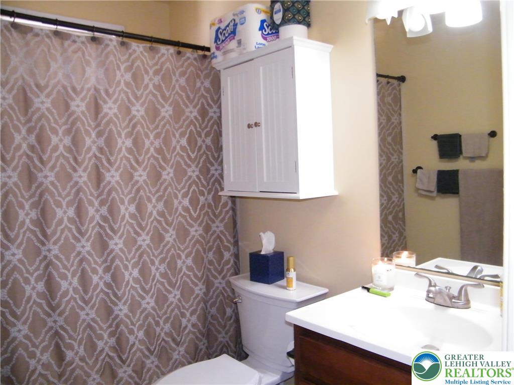 1392 New Holland Road