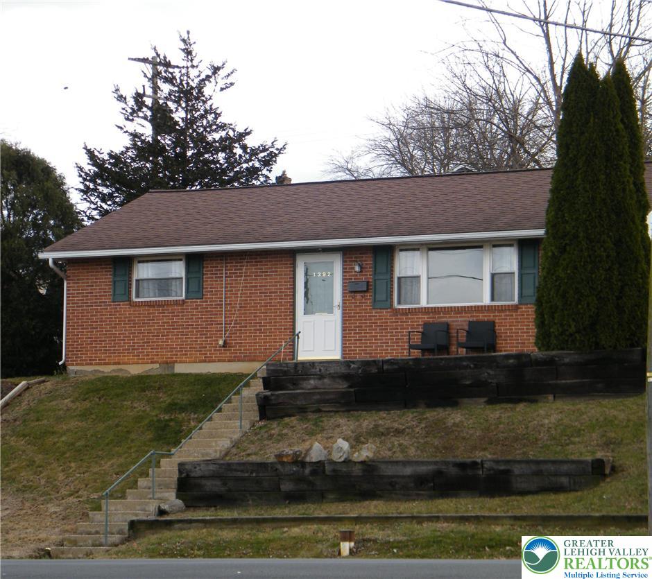 1392 New Holland Road