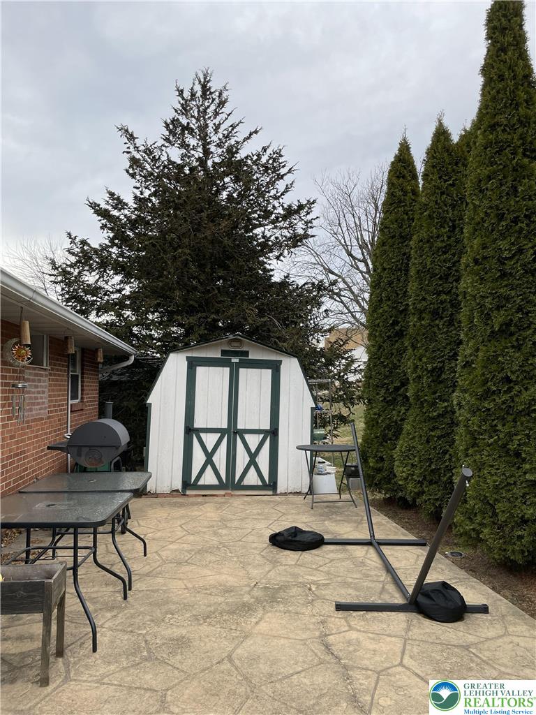 1392 New Holland Road