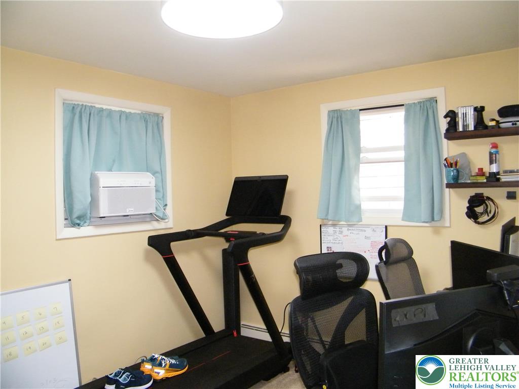 1392 New Holland Road