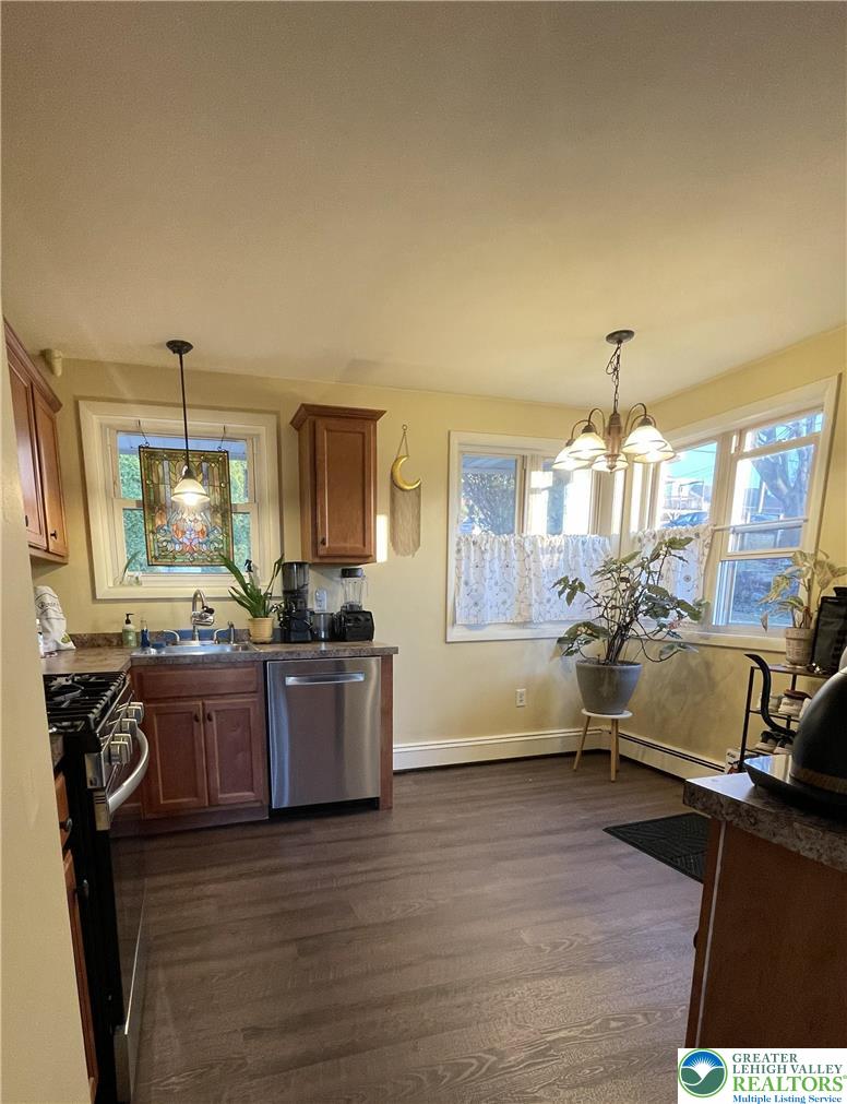 1392 New Holland Road