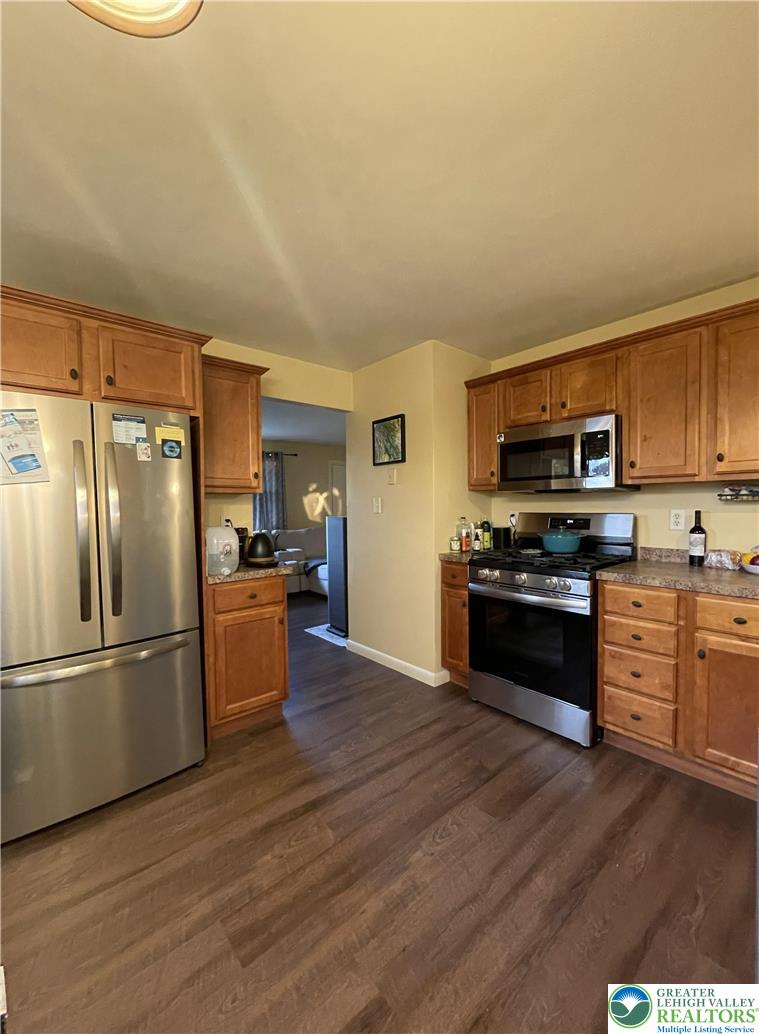 1392 New Holland Road