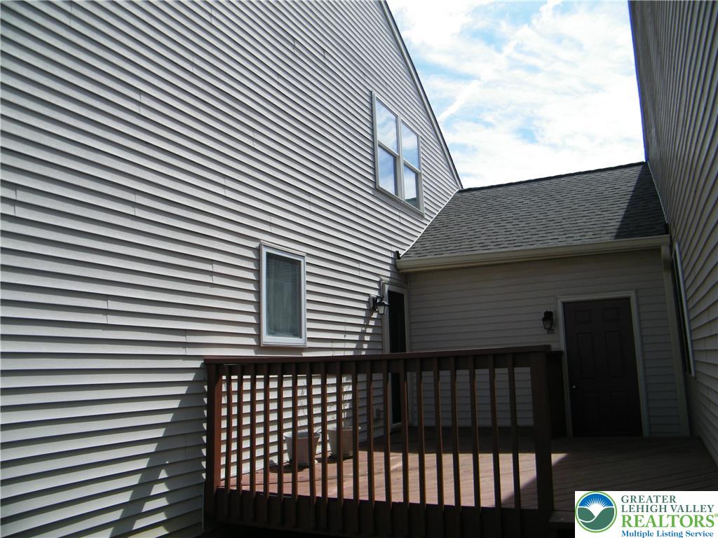 322 Surrey Place 322