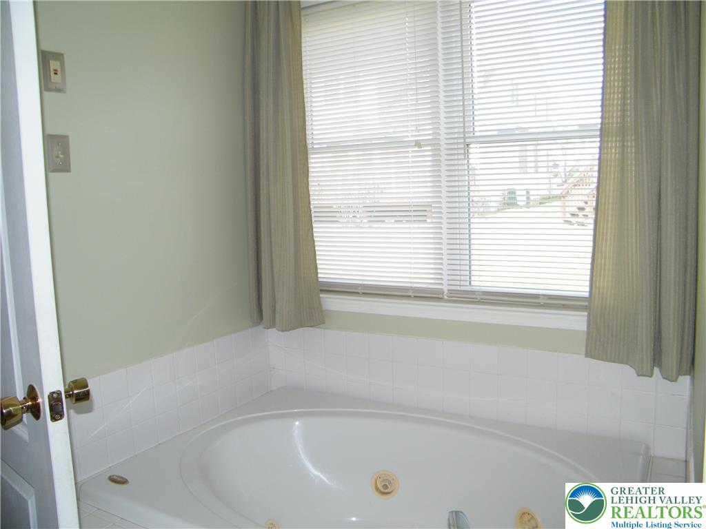 322 Surrey Place 322