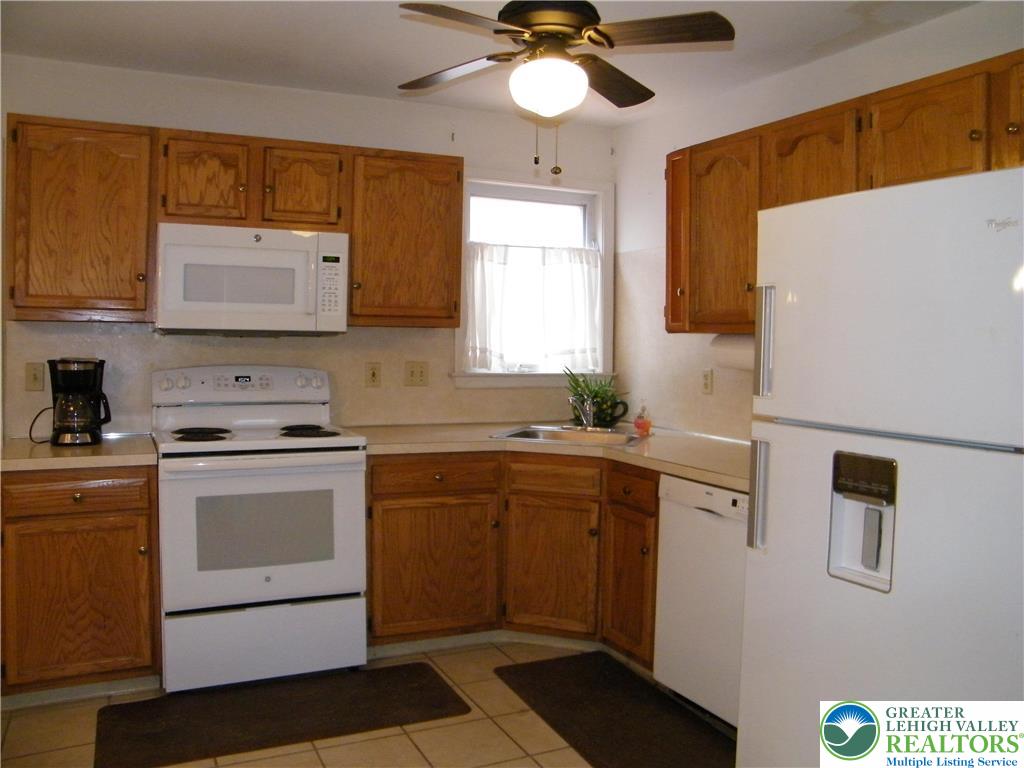322 Surrey Place 322