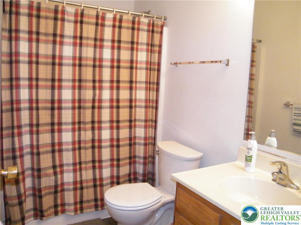 322 Surrey Place 322