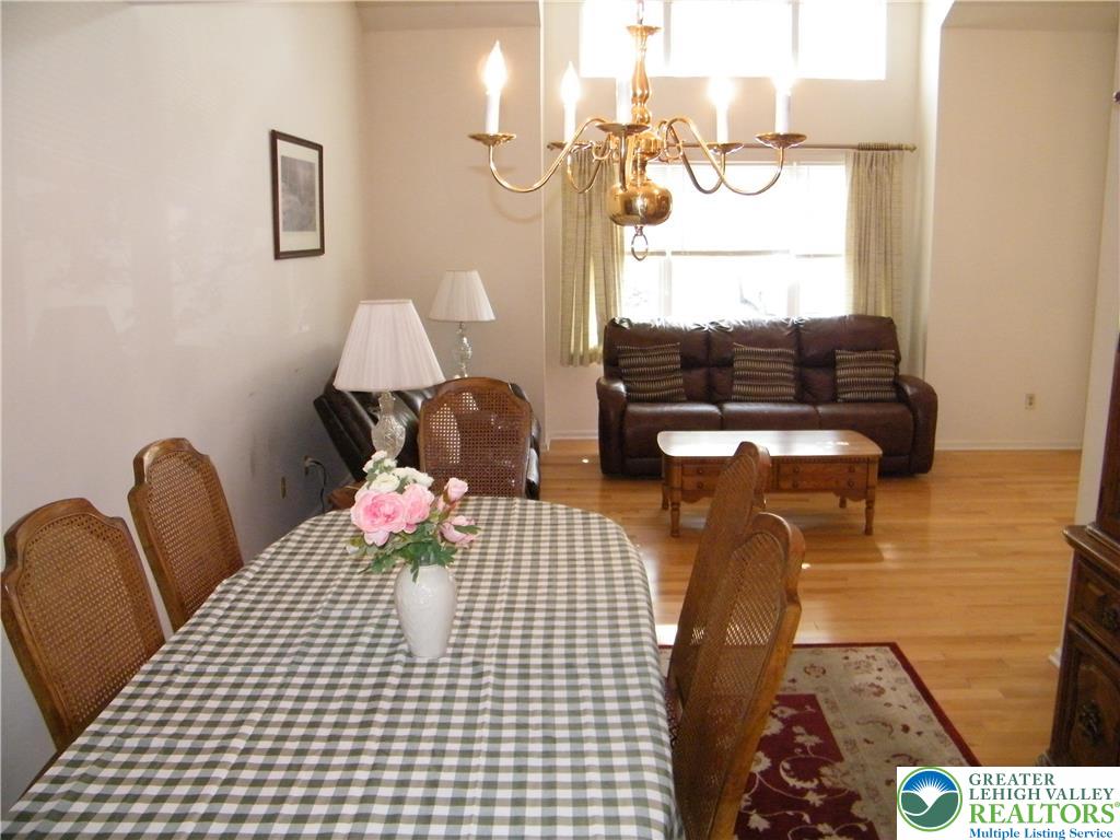 322 Surrey Place 322