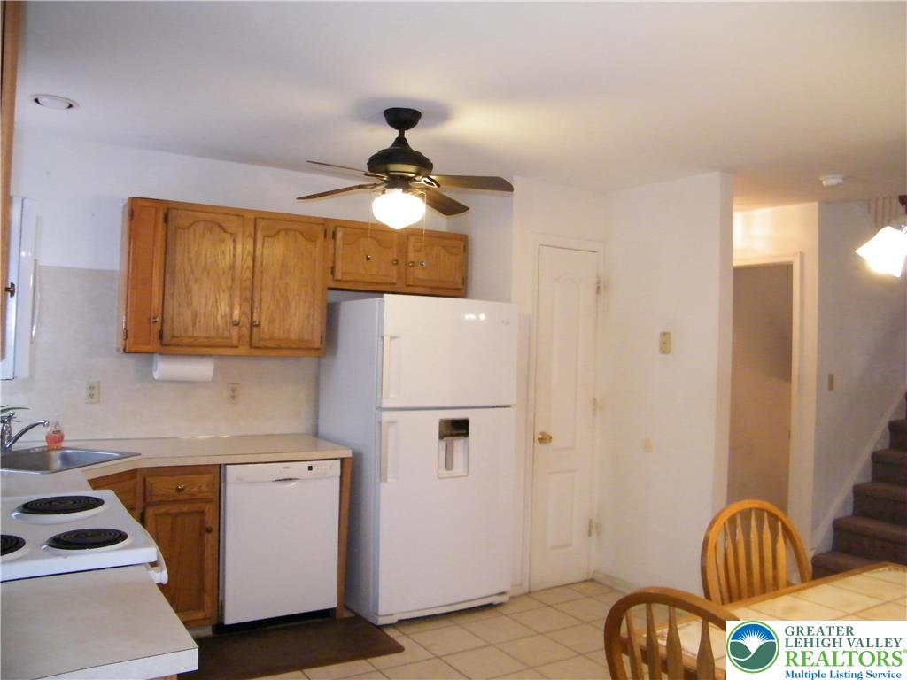322 Surrey Place 322