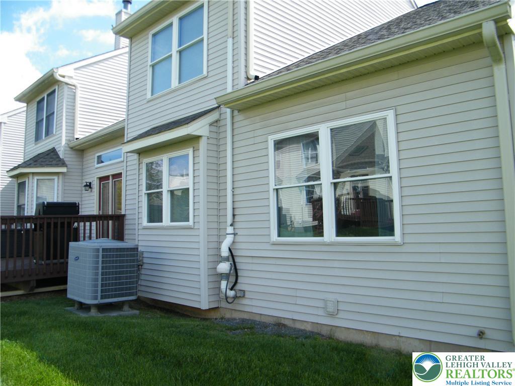 322 Surrey Place 322