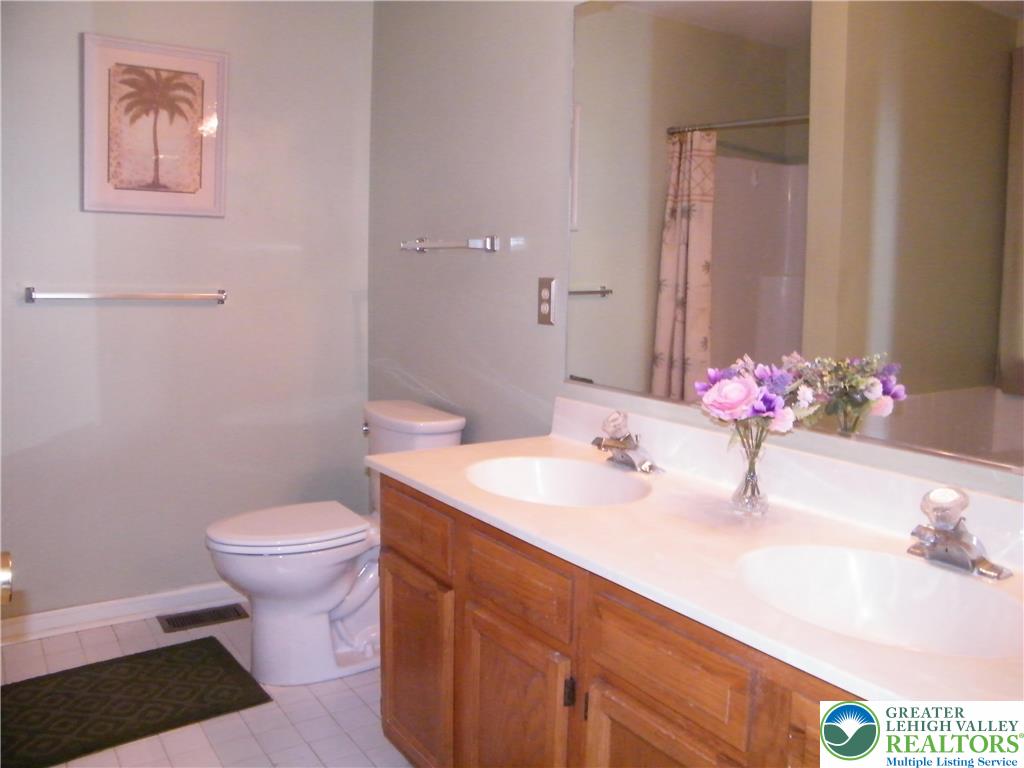322 Surrey Place 322
