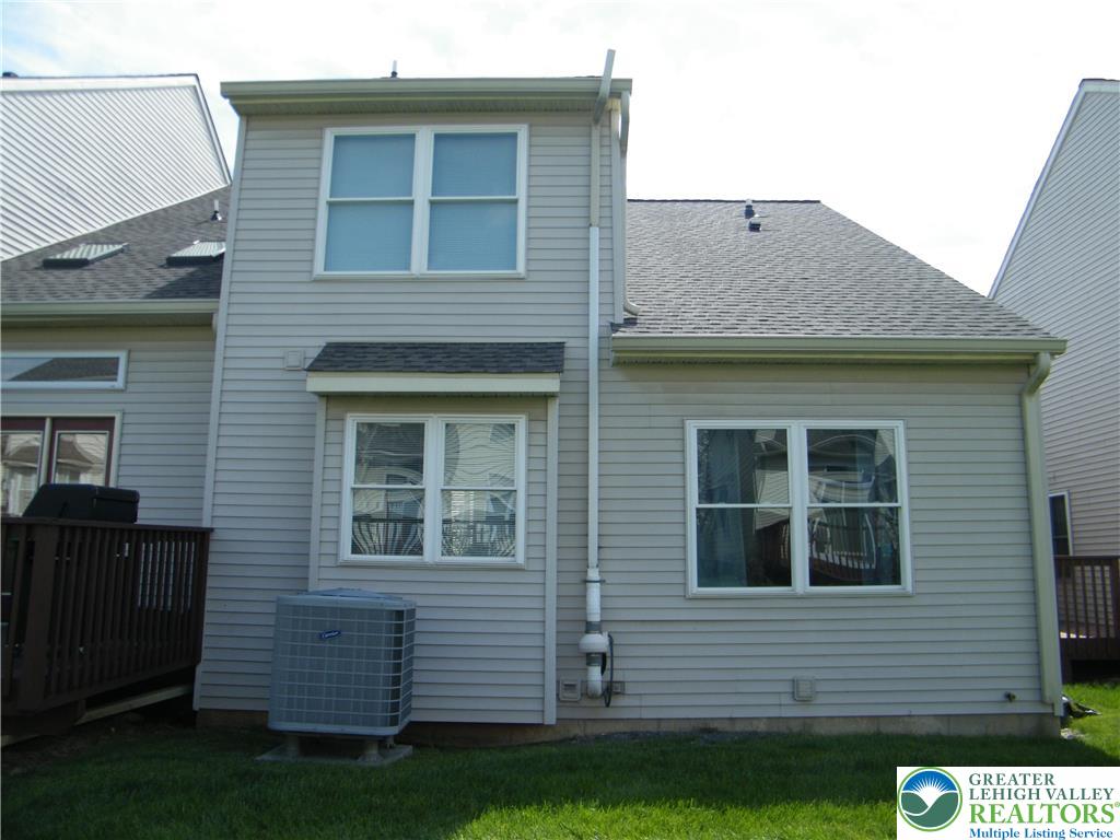 322 Surrey Place 322