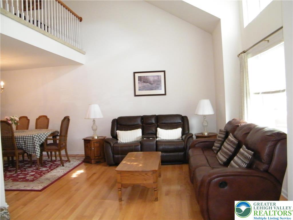 322 Surrey Place 322