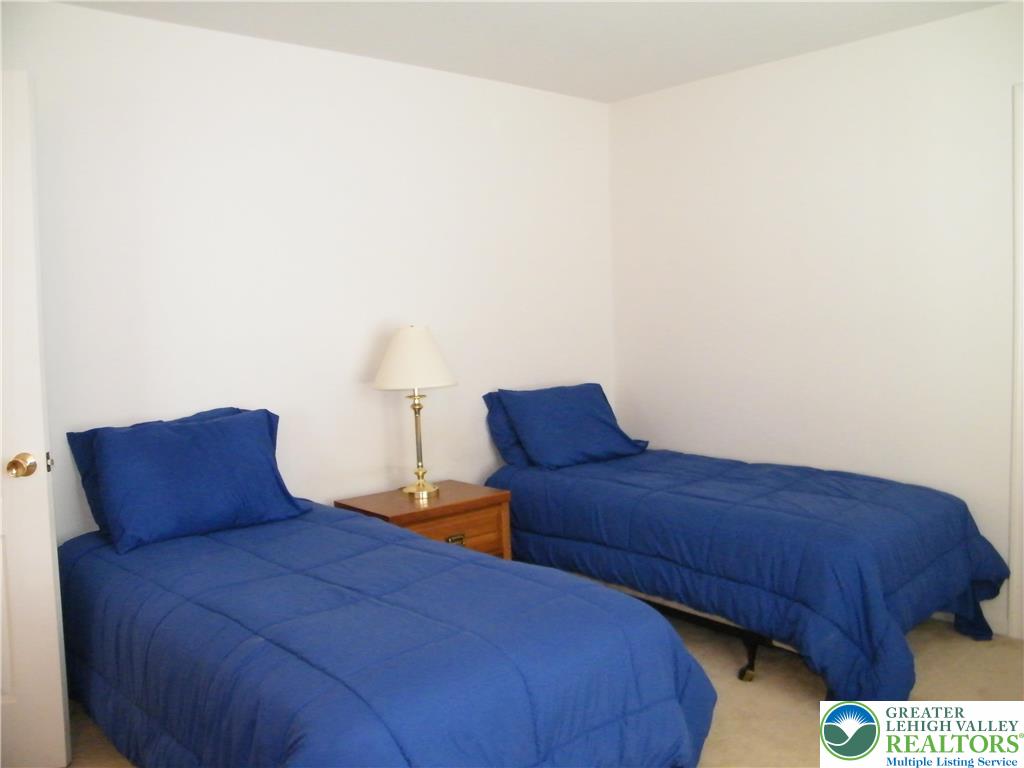 322 Surrey Place 322