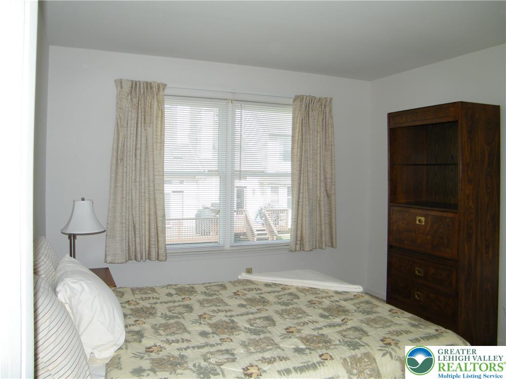 322 Surrey Place 322