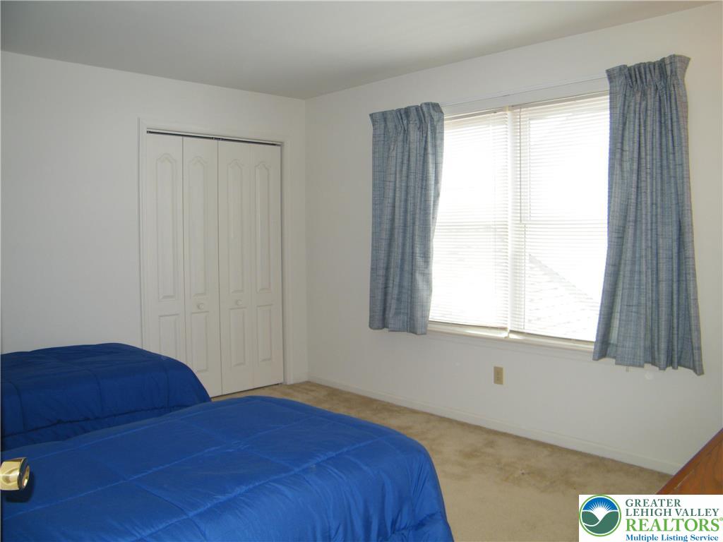 322 Surrey Place 322