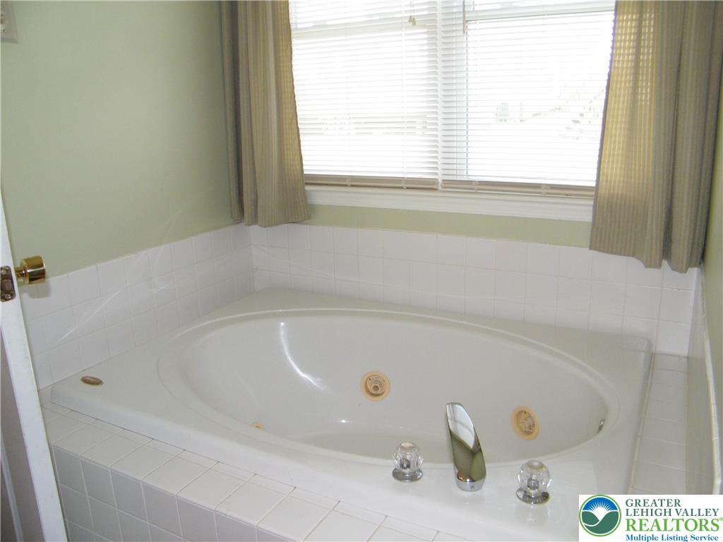 322 Surrey Place 322