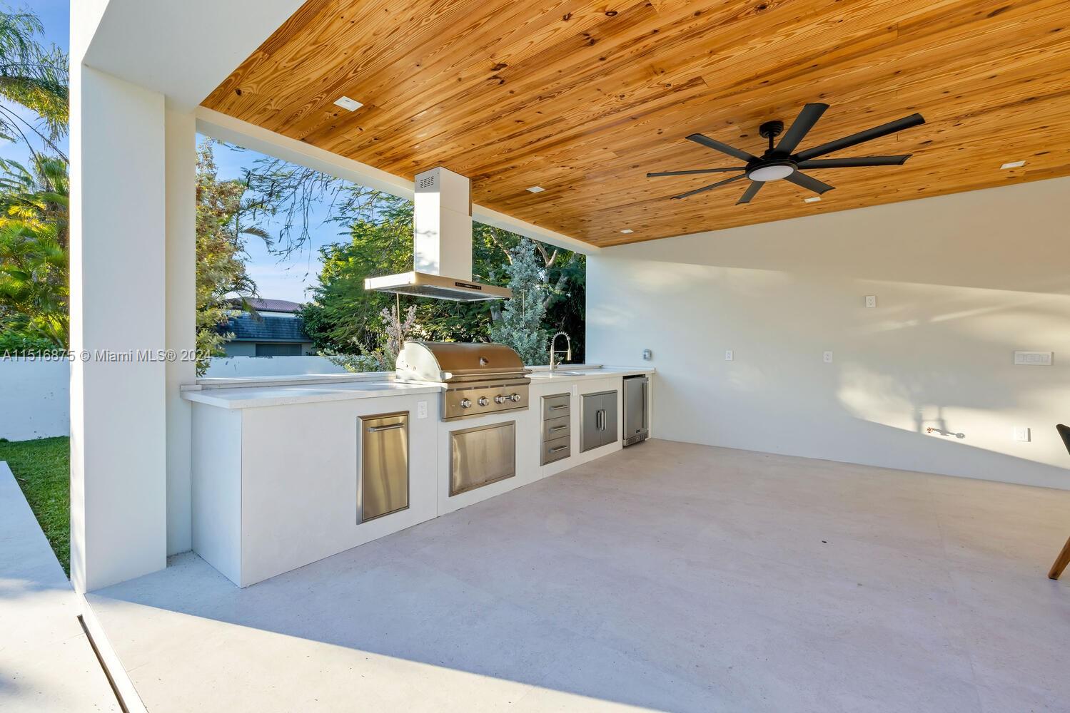 7105 Sunset Dr