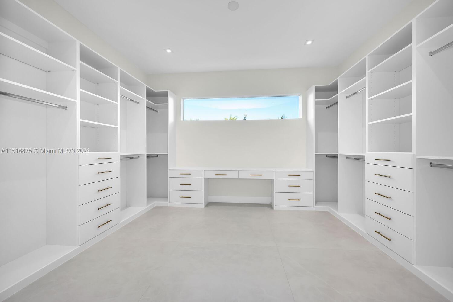 7105 Sunset Dr
