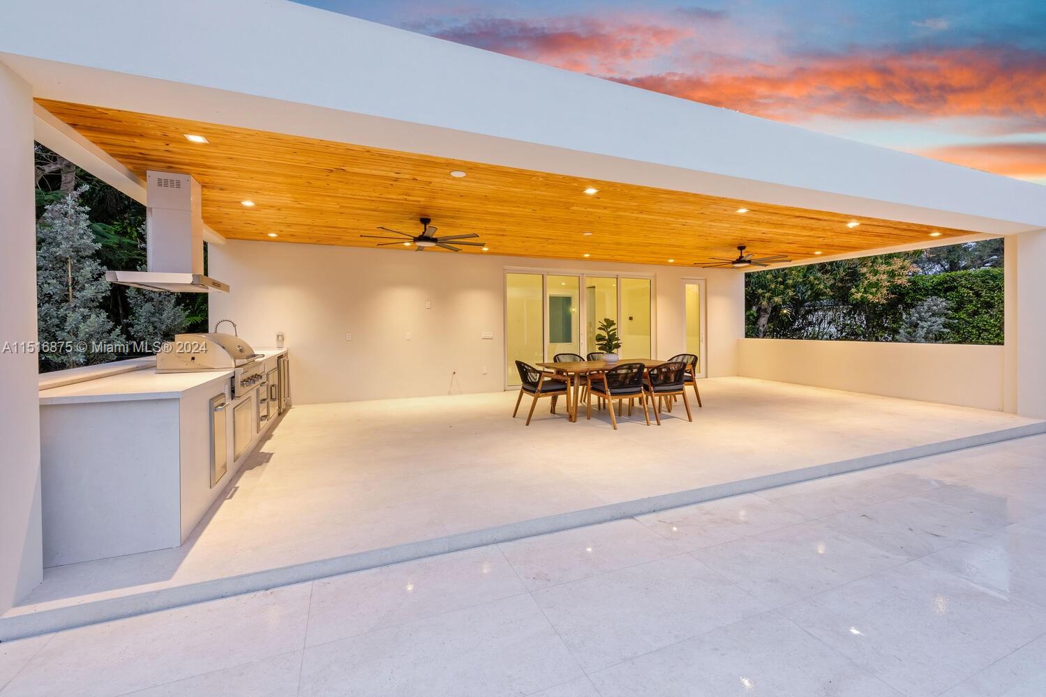 7105 Sunset Dr