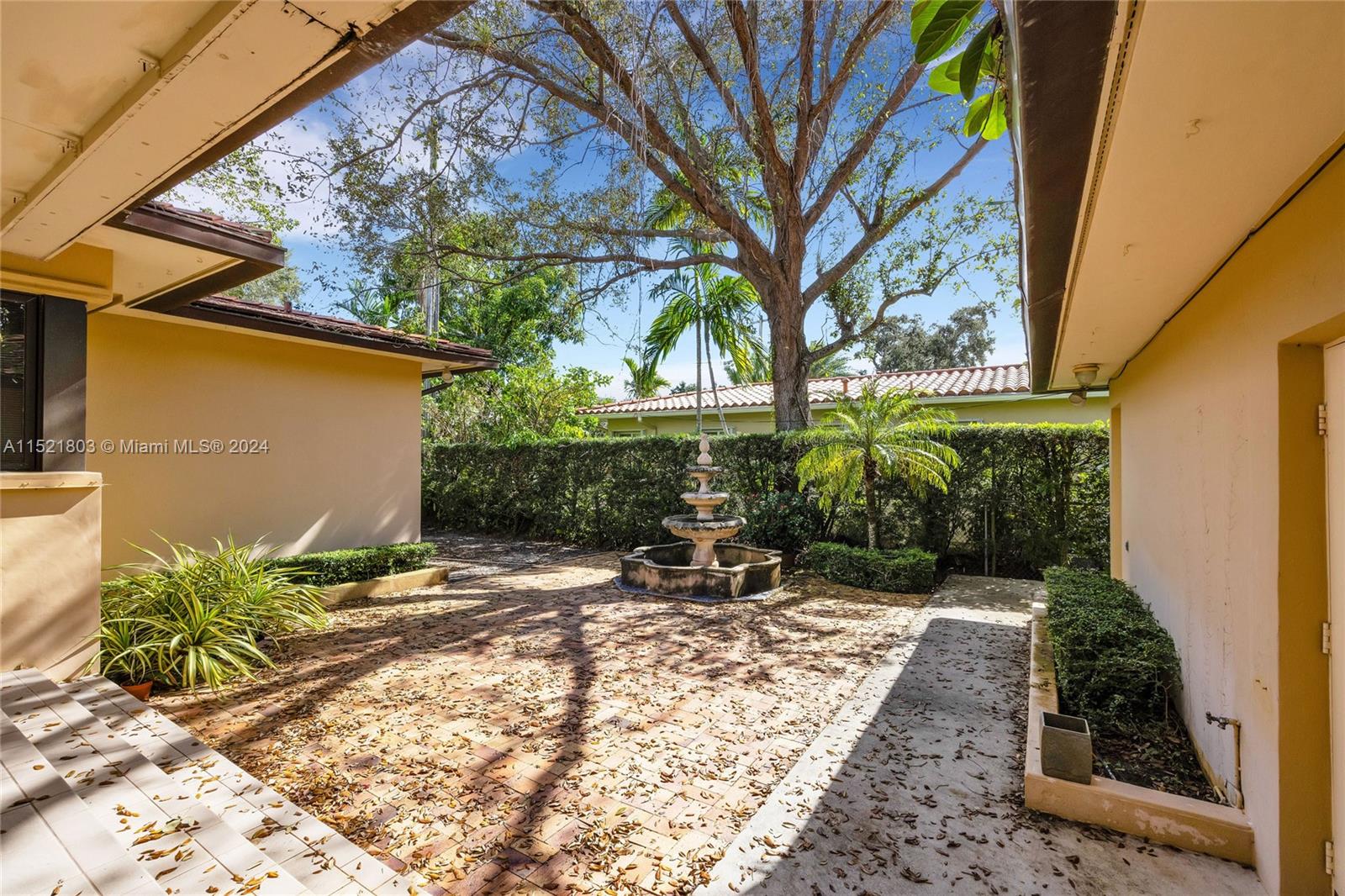 1170 S Alhambra Cir