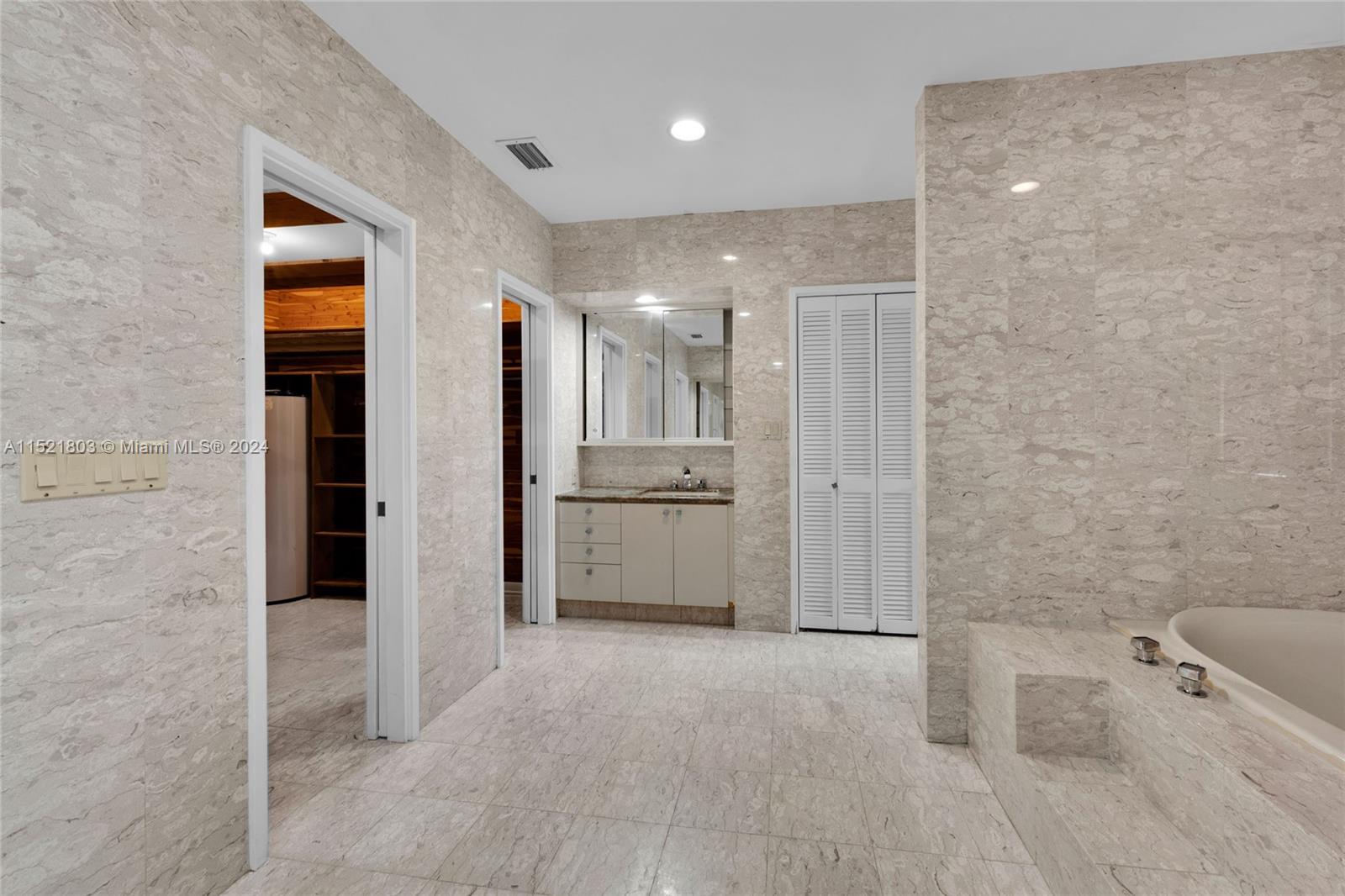 1170 S Alhambra Cir