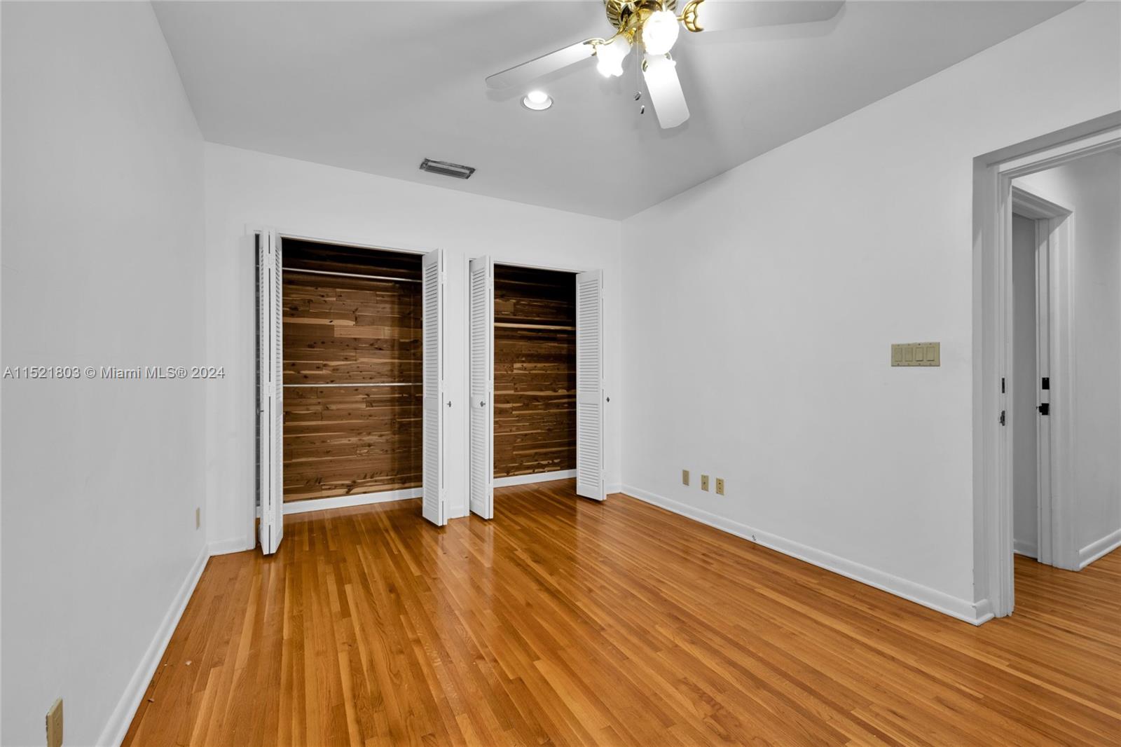 1170 S Alhambra Cir