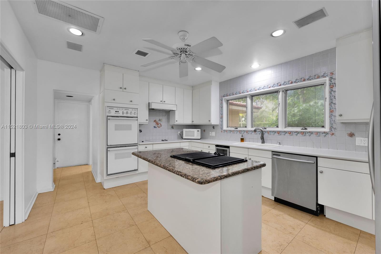 1170 S Alhambra Cir