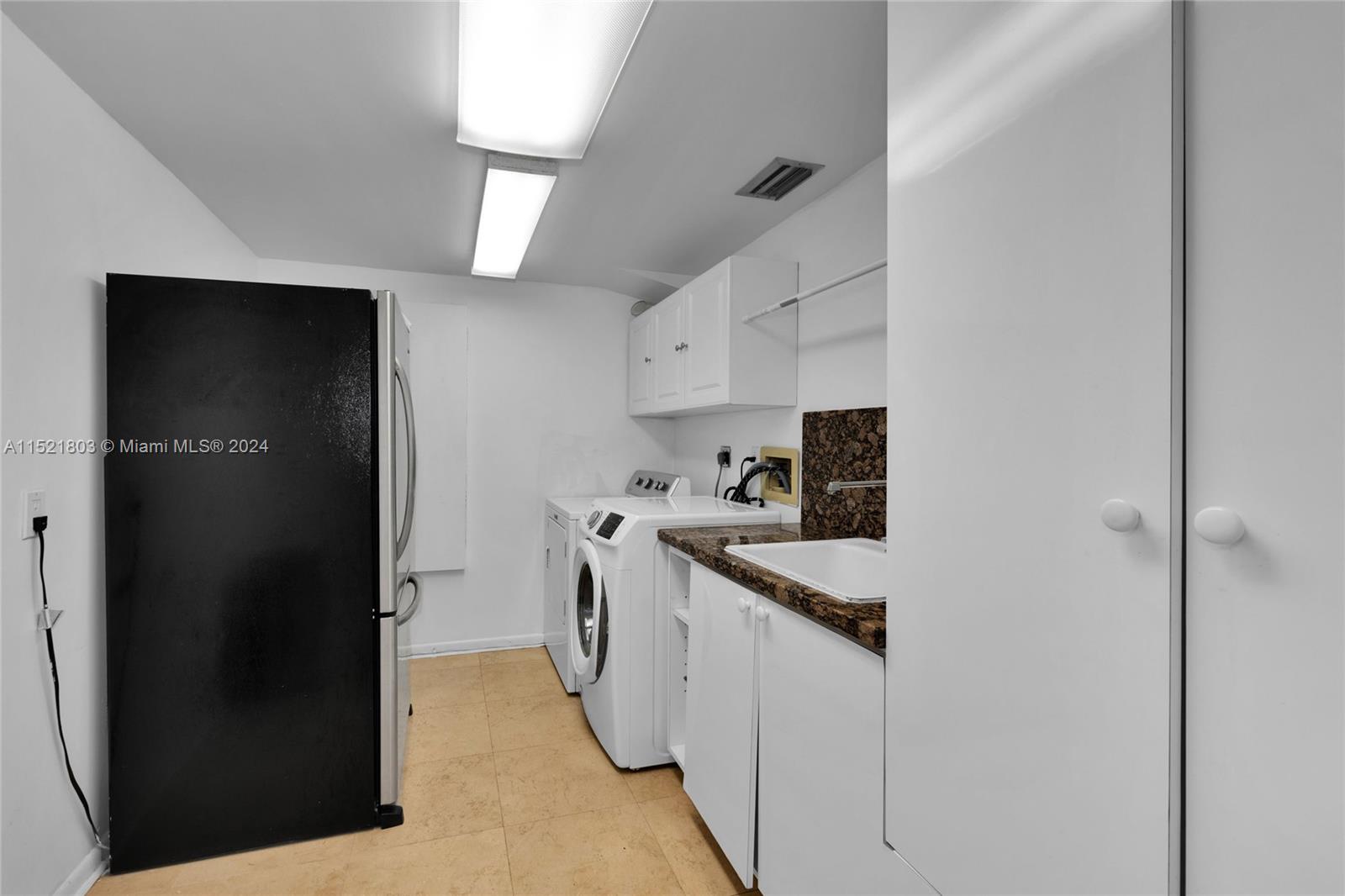1170 S Alhambra Cir