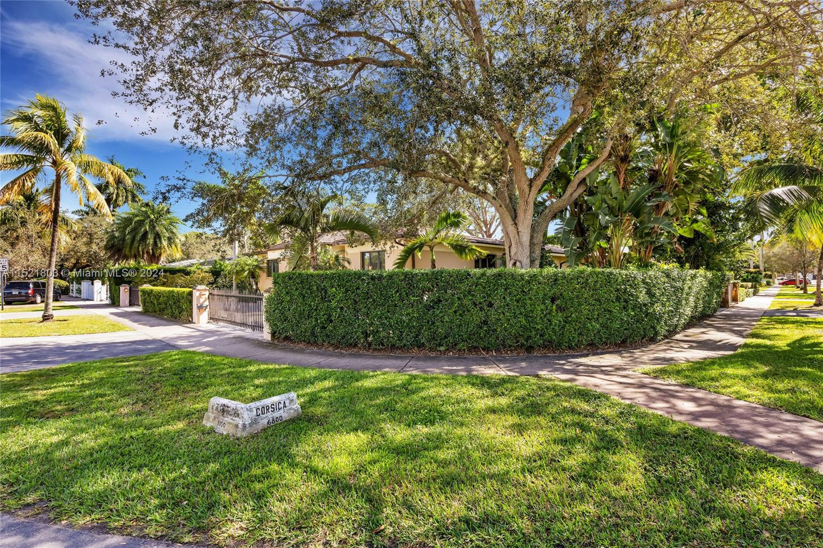 1170 S Alhambra Cir