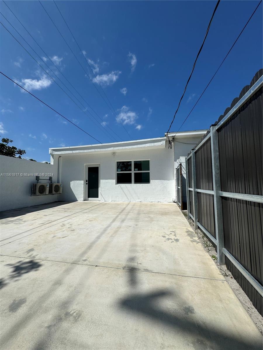 1700 Thomas St # 1