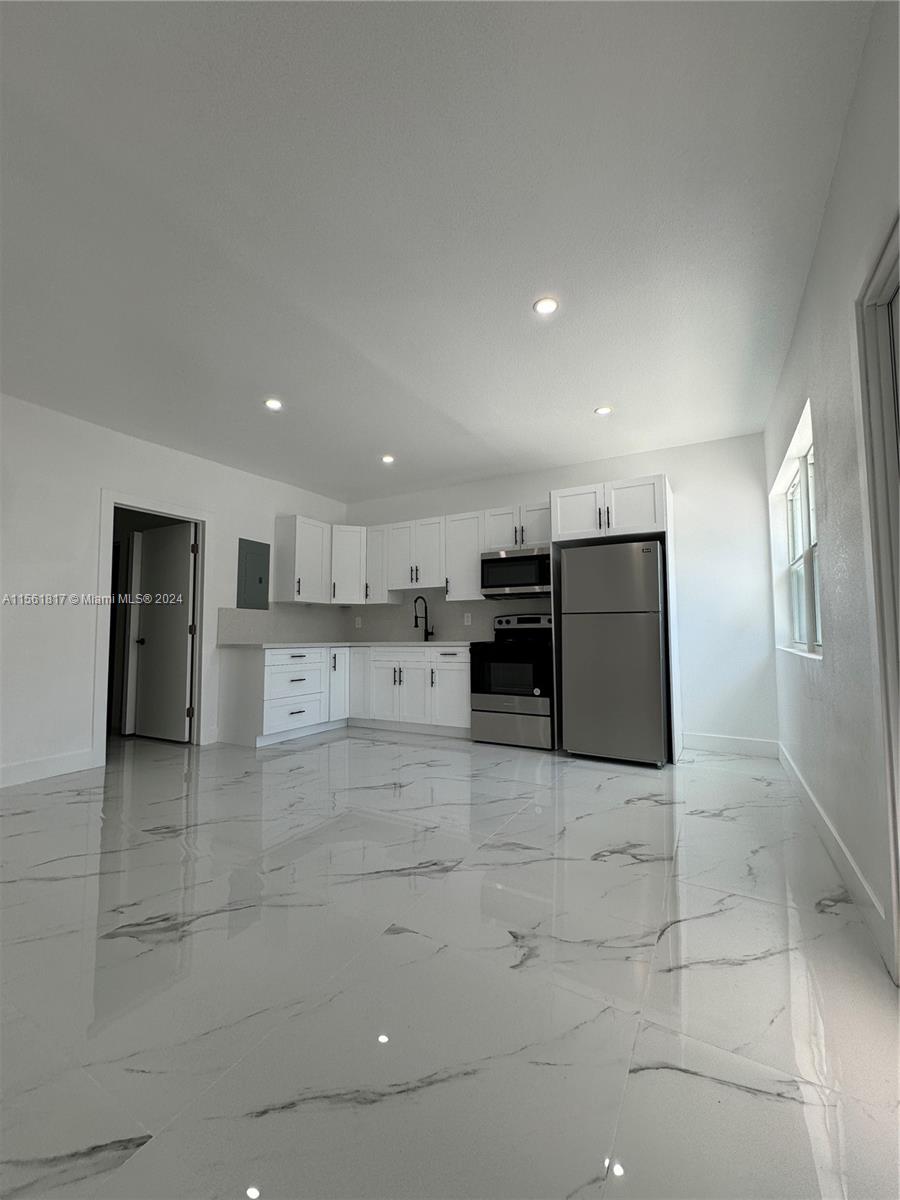 1700 Thomas St # 1